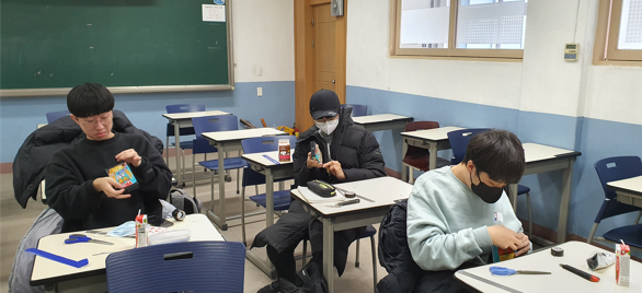 2021학년도 영재학급 물리학part 활동(빼빼로 과자 상자로 간이 분광기 제작 실험 활동(2)).bmp
